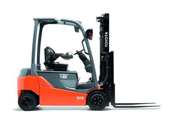 CARRETILLA ELEVADORA ELECTRICA TOYOTA TRAIGO 48 – CAPACIDAD ENTRE 1000-1500 KILOS – 4 RUEDAS